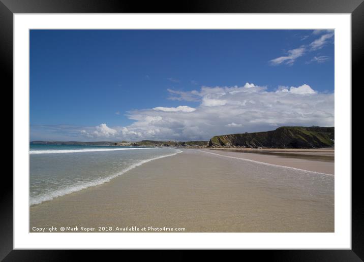 Great Western Beach at Newquay Framed Mounted Print by Mark Roper