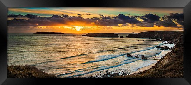 Marloes Sands, Pembrokeshire Sunset  Framed Print by Meurig Pembrokeshire