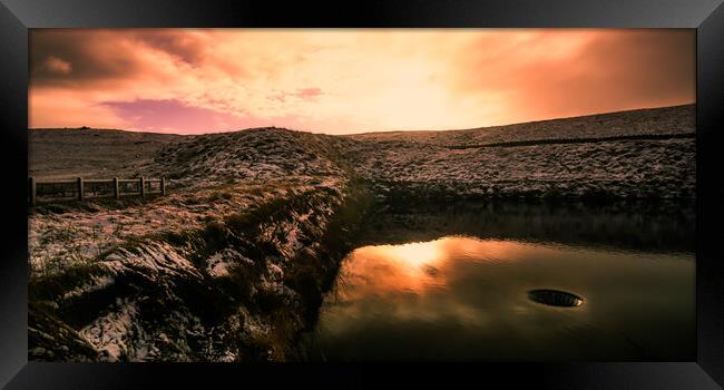 BE0022W - Withens Clough Reservoir - Wide Framed Print by Robin Cunningham