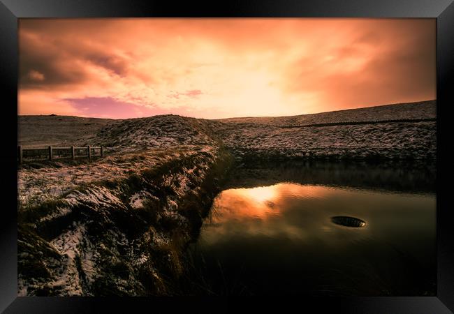 BE0022S - Withens Clough Reservoir - Standard Framed Print by Robin Cunningham