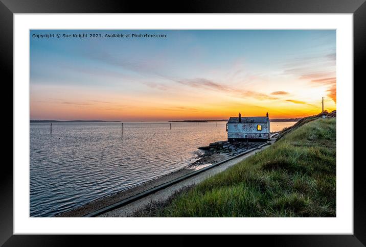 Lepe Boat House and a glorious sunset Framed Mounted Print by Sue Knight