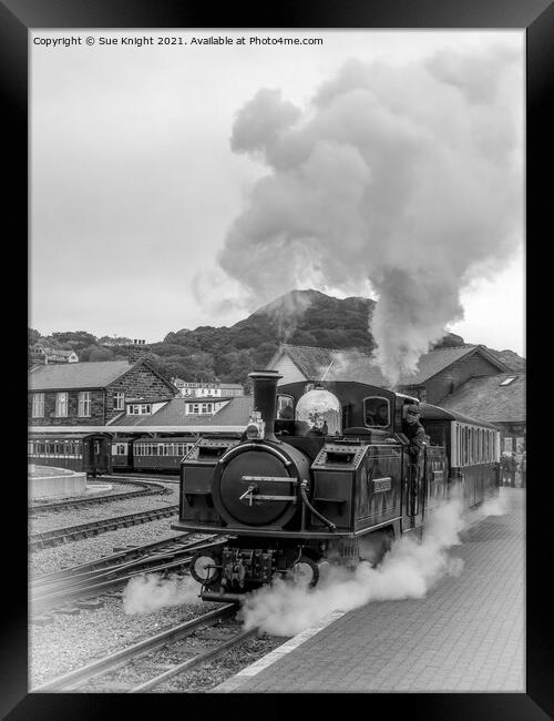 Steam train at Porthmadog station Framed Print by Sue Knight