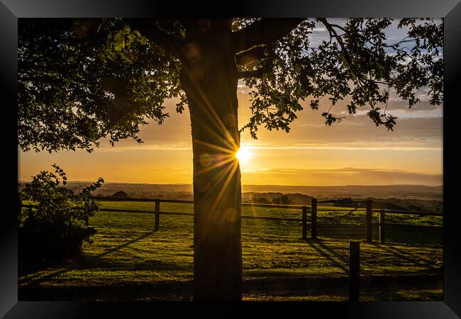 A Golden Sunset Over The Blackmore Vale Valley Framed Print by Sue Knight