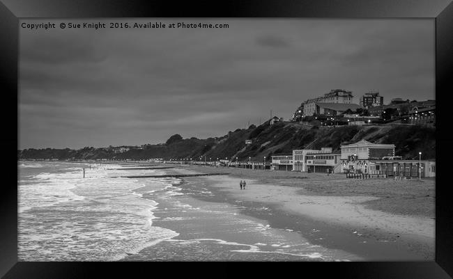Bournemouth beach in black and white Framed Print by Sue Knight