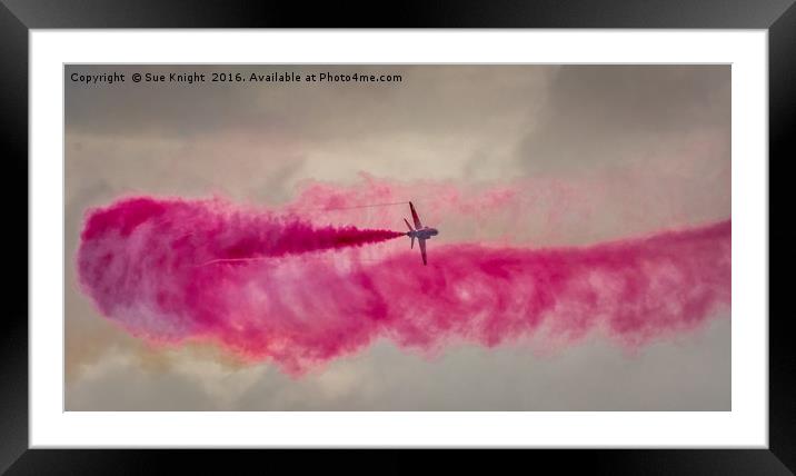 Red Arrow Framed Mounted Print by Sue Knight