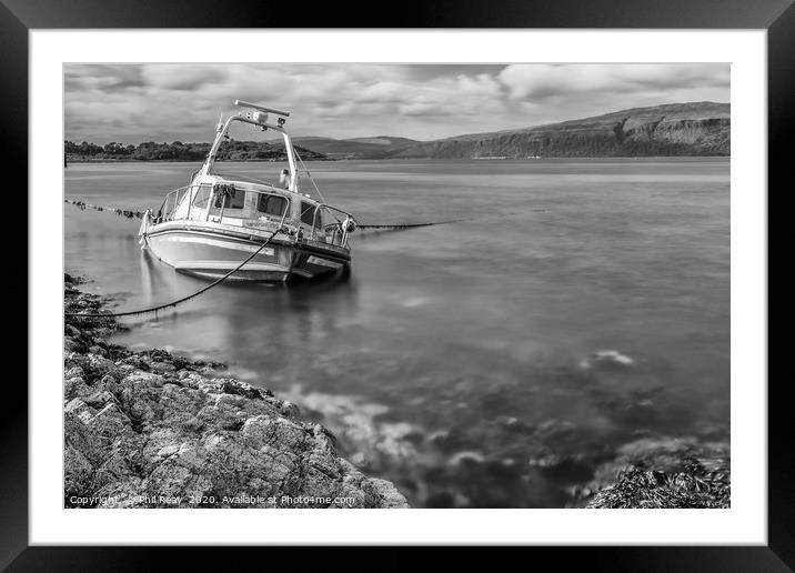 Getting that sinking feeling... Framed Mounted Print by Phil Reay