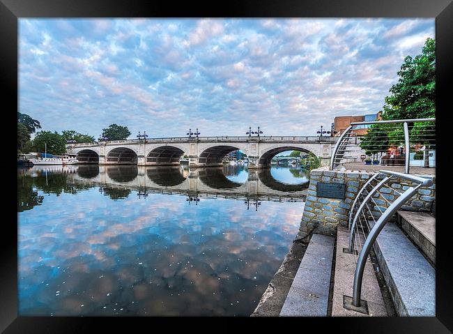  Kingston Bridge Framed Print by Colin Evans