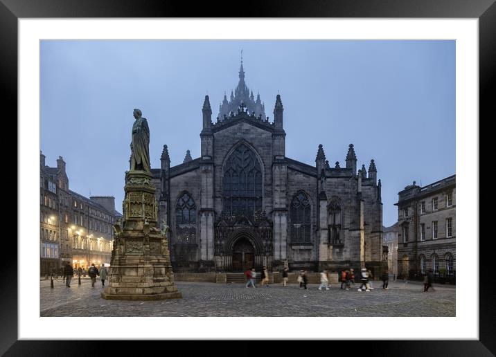 St Giles Cathedral At Dusk In Edinburgh Framed Mounted Print by Artur Bogacki