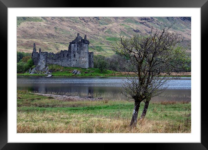 Kilchurn Castle, Loch Awe, Scotland. Framed Mounted Print by Rich Fotografi 