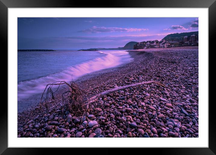 Washed up. Framed Mounted Print by Bill Allsopp