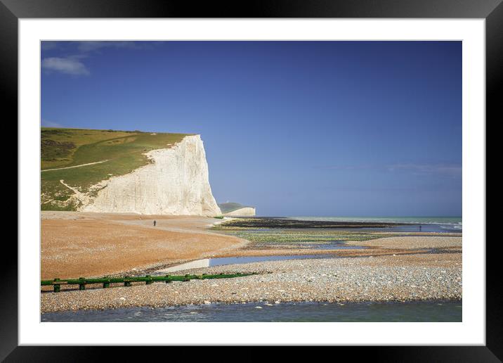 Cuckmere Haven and the cliffs. Framed Mounted Print by Bill Allsopp
