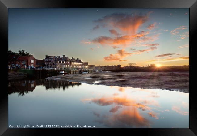 Blakeney quay hotel sunset at low tide Framed Print by Simon Bratt LRPS