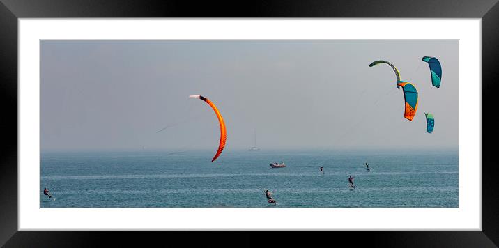 Kite surfing at Ramsgate. Framed Mounted Print by Ernie Jordan
