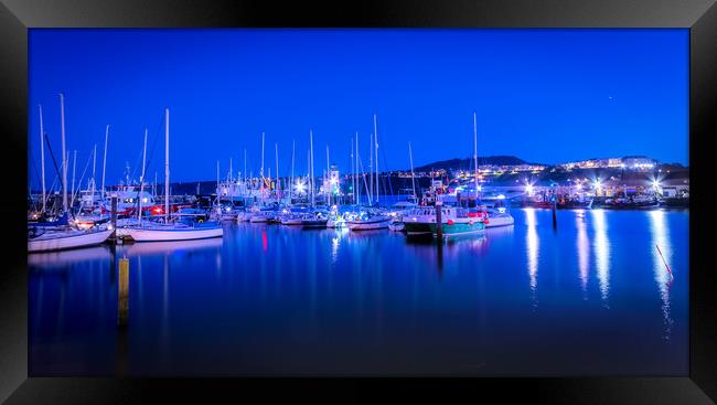 Scarborough harbour at night Framed Print by chris smith