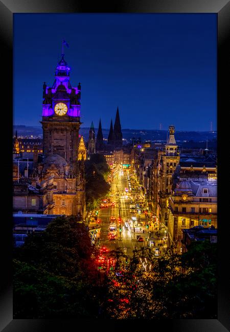 Edinburgh Framed Print by chris smith