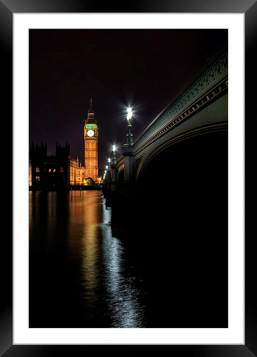 Big Ben at night. Framed Mounted Print by chris smith