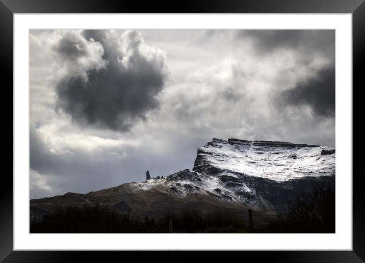 Old Man of Storr  Framed Mounted Print by chris smith