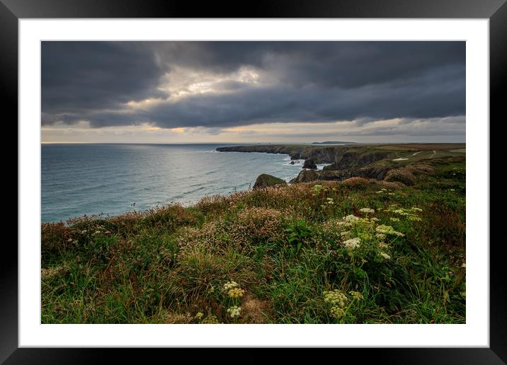 bedruthan steps        Framed Mounted Print by chris smith