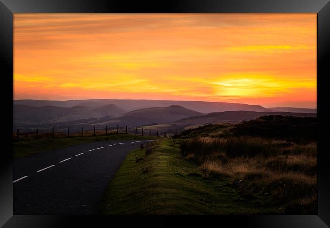 peak district  Framed Print by chris smith