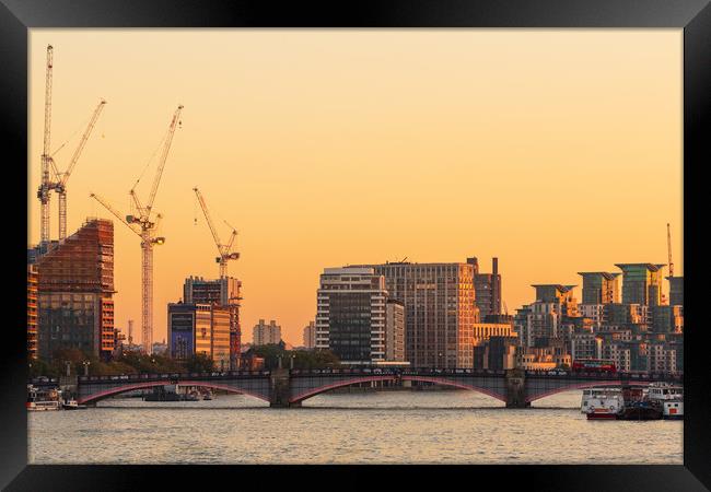 London at sunrise  Framed Print by chris smith