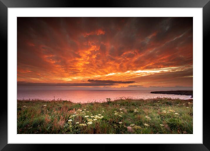 Fire in the sky Framed Mounted Print by chris smith