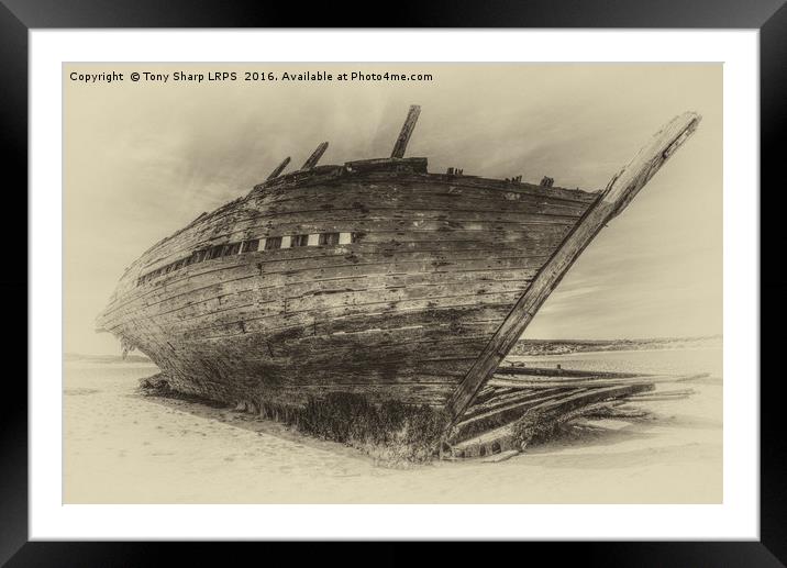 The wreck of “Bád Eddie” (Eddie's Boat)  Framed Mounted Print by Tony Sharp LRPS CPAGB