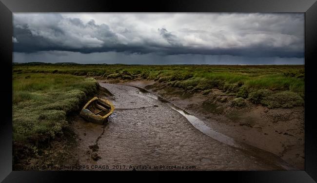 DISCARDED Framed Print by Tony Sharp LRPS CPAGB