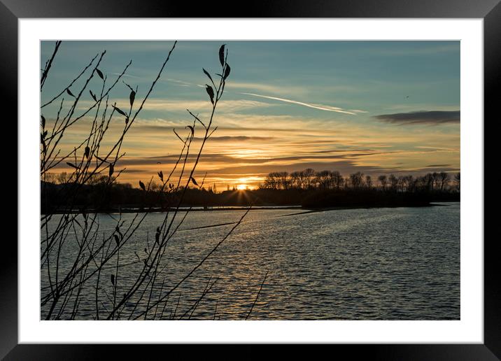 Sunset at Wilstone Reservoir Framed Mounted Print by Darren Willmin