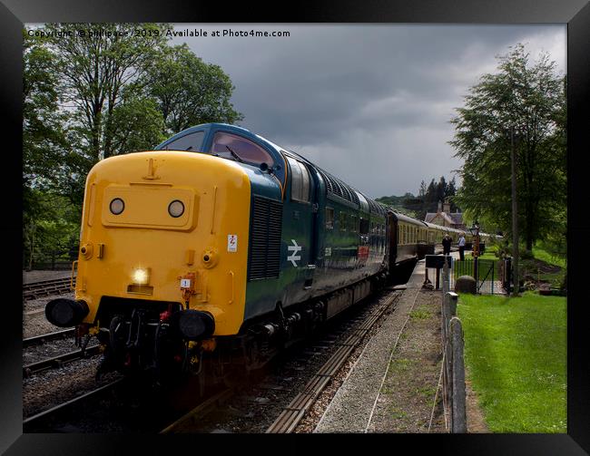 55019 Royal Highland Fusilier at Arley Station Framed Print by phil pace