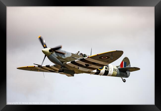 Spitfire Flypast Framed Print by Steve de Roeck