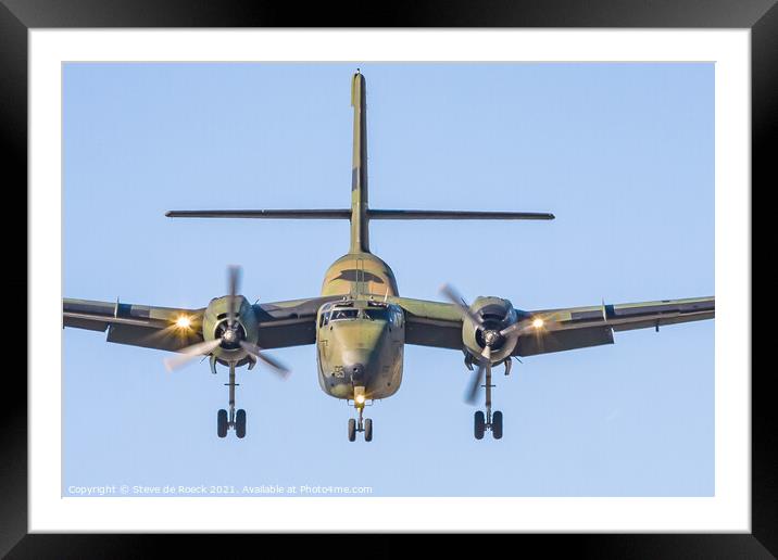 de Havilland DHC-4 Caribou Framed Mounted Print by Steve de Roeck