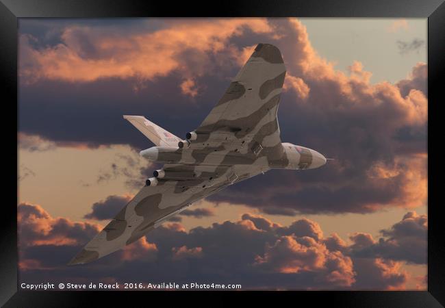 Avro Vulcan Flyby Framed Print by Steve de Roeck