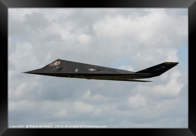 Lockheed F117 Nighthawk Stealth Bomber Framed Print by Steve de Roeck