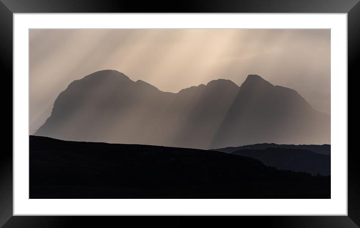 Crepuscular light over Suilven Framed Mounted Print by George Robertson