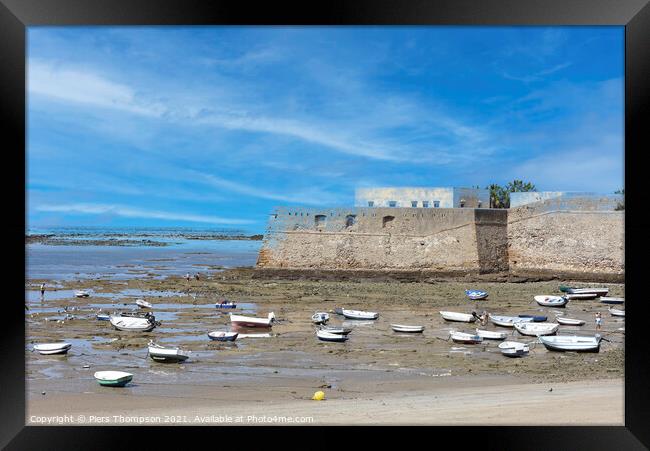 La Caleta Beach in the historical center of Cadiz, Spain. Framed Print by Piers Thompson