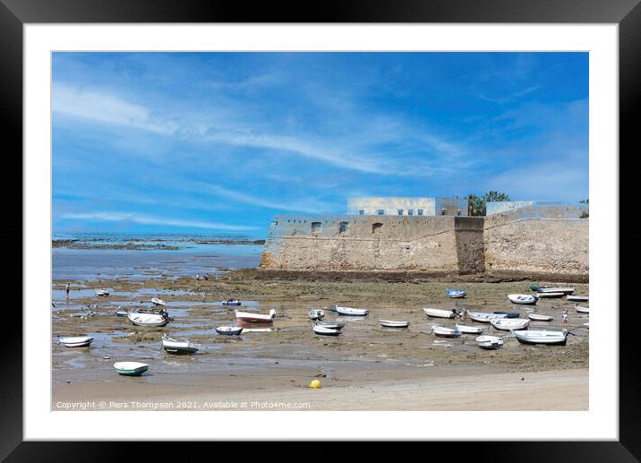 La Caleta Beach in the historical center of Cadiz, Spain. Framed Mounted Print by Piers Thompson