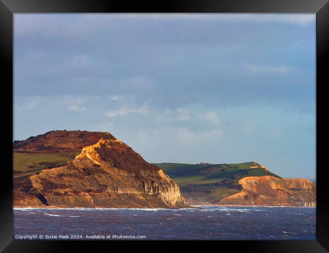 Winter Evening Moods of the Dorset Coastline in Ja Framed Print by Susie Peek