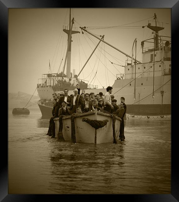 Coming home  Framed Print by David Pankhurst