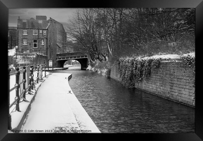 Winter on the Rochdale Canal Framed Print by Colin Green