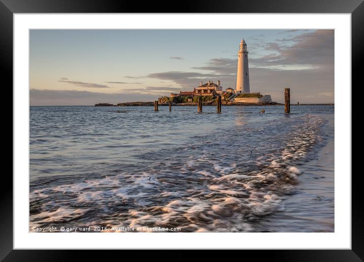 St Marys Lighthouse, Whitley Bay Framed Mounted Print by gary ward