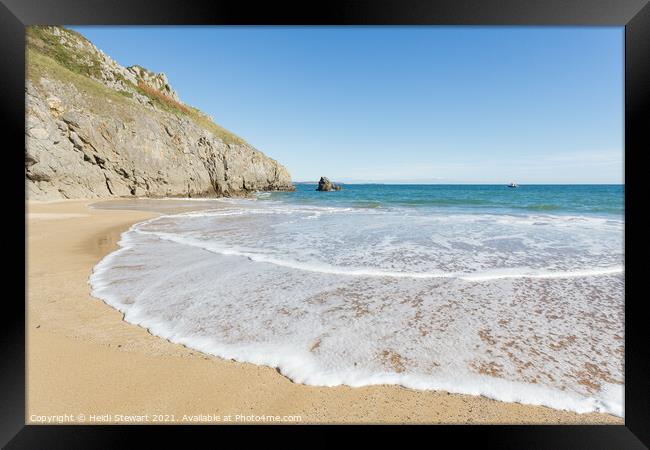 Barafundle Bay, Pembrokeshire Framed Print by Heidi Stewart