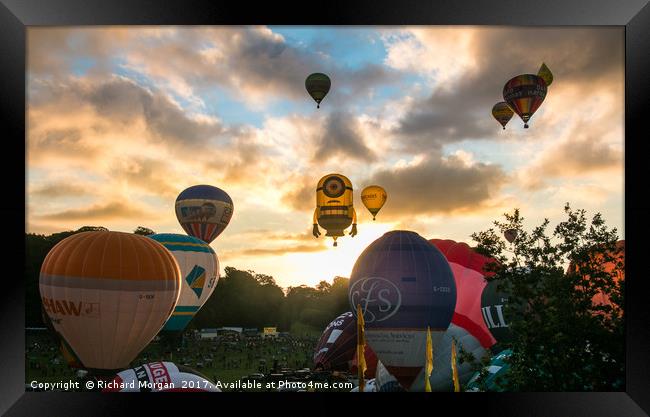 Sunrise at the Bristol Balloon Fiesta. Framed Print by Richard Morgan