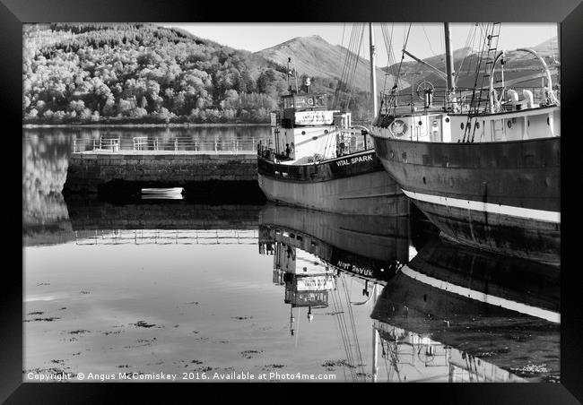 Clyde puffer Vital Spark at Inveraray Pier mono Framed Print by Angus McComiskey