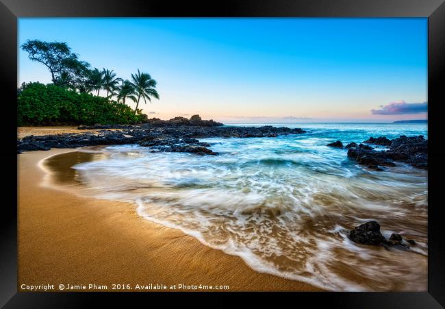 Sunrise over beautiful and secluded Secret Beach i Framed Print by Jamie Pham