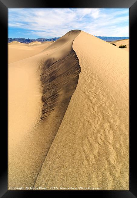 Collapsed sand dune ridge in Death Valley National Framed Print by Jamie Pham