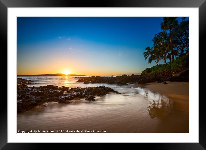 Beautiful and secluded Secret Beach in Maui, Hawai Framed Mounted Print by Jamie Pham