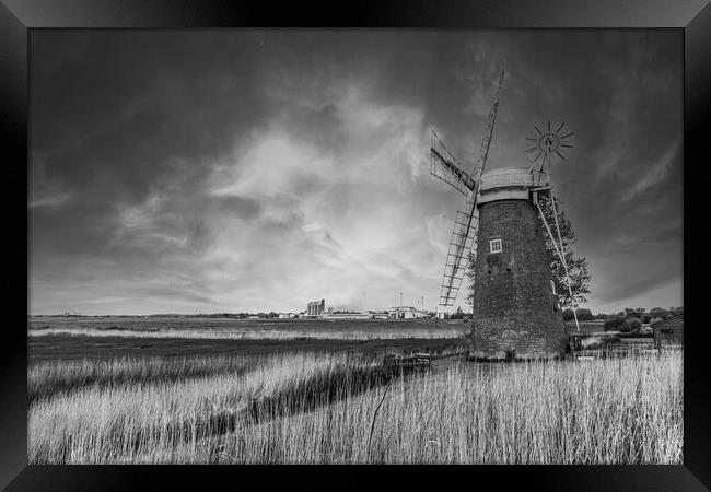 Majestic Hardley Windmill Framed Print by Kevin Snelling
