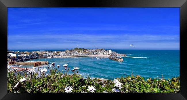 St Ives Bay Framed Print by Brian Spooner