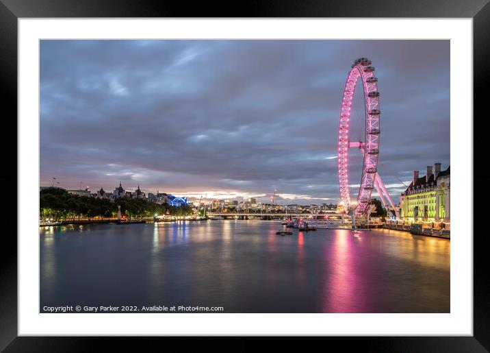 The London Eye at night Framed Mounted Print by Gary Parker