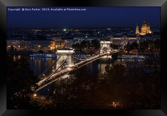 Szechenyi chain bridge budapest, lit up at night Framed Print by Gary Parker